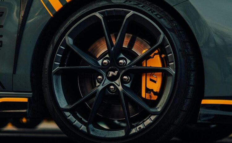  How to Choose the Right Tires for Your Vehicle & Driving Style